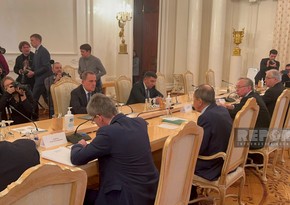 Встреча глав МИД Азербайджана и России проходит в Москве
