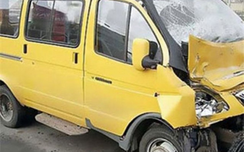 На дороге Гянджа-Дашкесан грузовик скатился в овраг, пострадал водитель