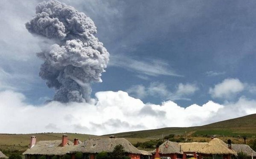 ​Ekvadorda vulkan püskürməsi səbəbindən fövqəladə vəziyyət elan olunub