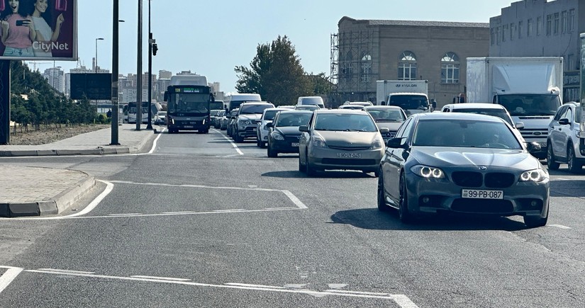 В поселке Забрат организована специальная полоса движения для автобусов