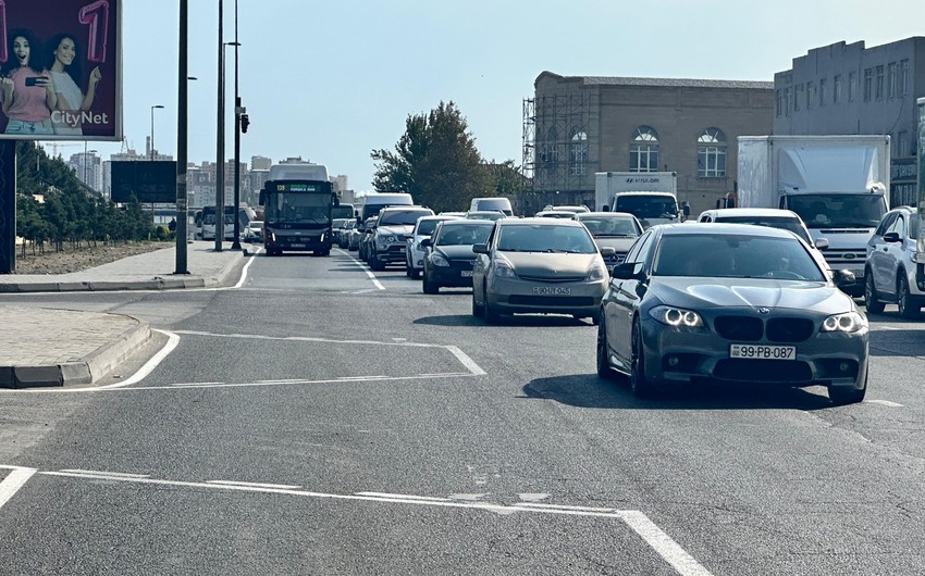 В поселке Забрат организована специальная полоса движения для автобусов