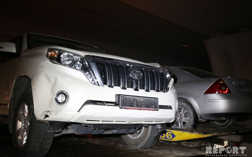 В Баку совершивший аварию водитель автомобиля скрылся с места ДТП