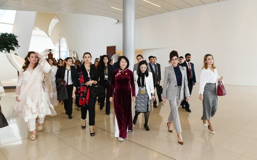 Mehriban Aliyeva meets with wifes of heads of state and government participating in Non-Aligned Movement Summit