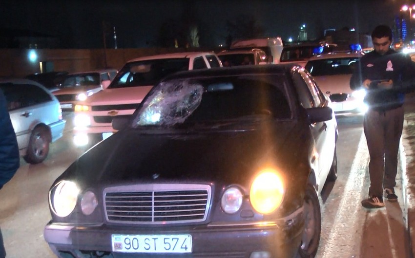 ​В Баку Mercedes сбил 45-летнюю женщину, переходившую дорогу