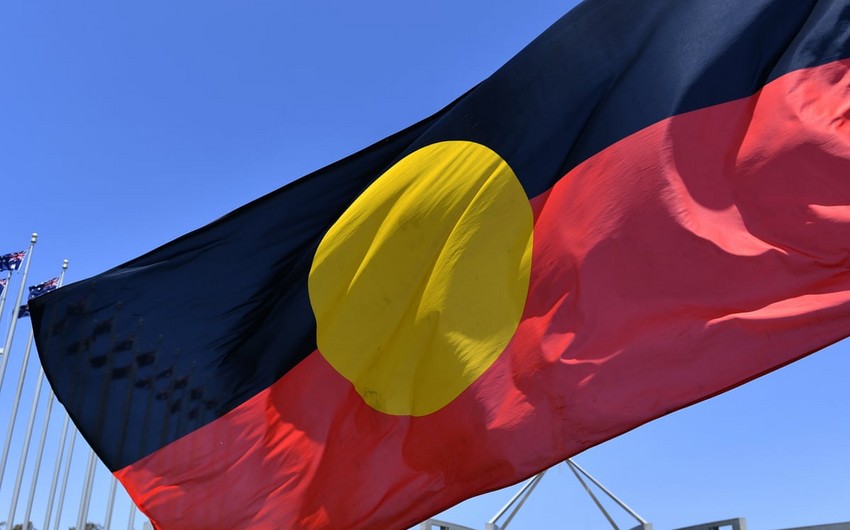 Власти Австралии выкупили авторские права на флаг аборигенов 