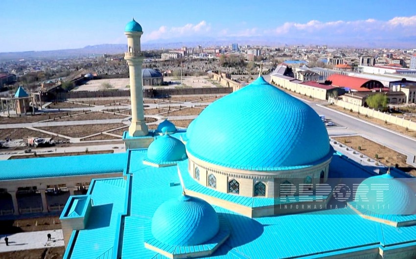 Cənubi Qafqazın ən böyük məscidlərindən biri olan Heydər Məscidindən - FOTOREPORTAJ