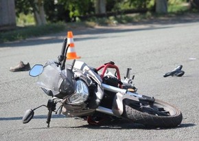 В Баку мотоциклист получил тяжелые травмы в ДТП