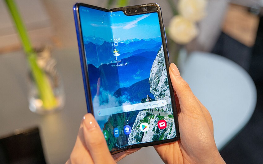 Samsung создаст смартфон с гибким экраном-гармошкой
