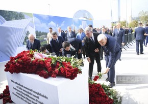 Anım Günü ilə əlaqədar Zəfər parkına ziyarət başlayıb