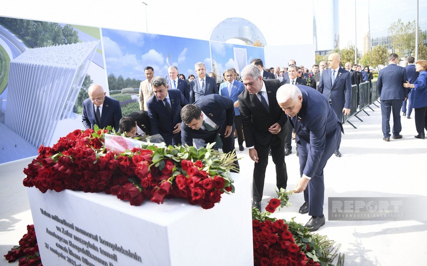 Anım Günü ilə əlaqədar Zəfər parkına ziyarət başlayıb