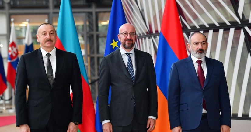 Brüsseldə Prezident İlham Əliyevin Avropa İttifaqı Şurasının Prezidenti və Ermənistanın baş naziri ilə görüşü başlayıb 