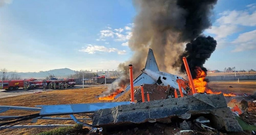 Investigators recover both black boxes from wreckage of crashed Jeju Air plane