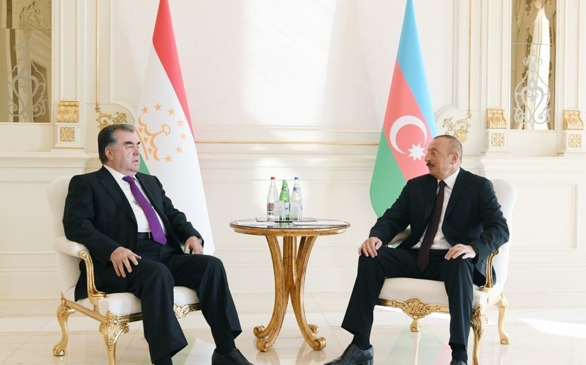 Azerbaijani, Tajik presidents held one-on-one meeting