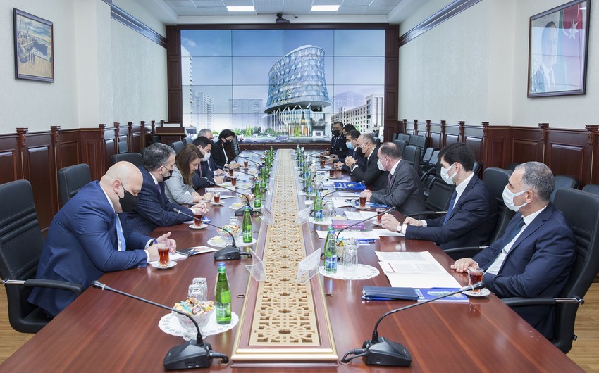 В Азербайджане обсудили сотрудничество между таможней и бизнесом