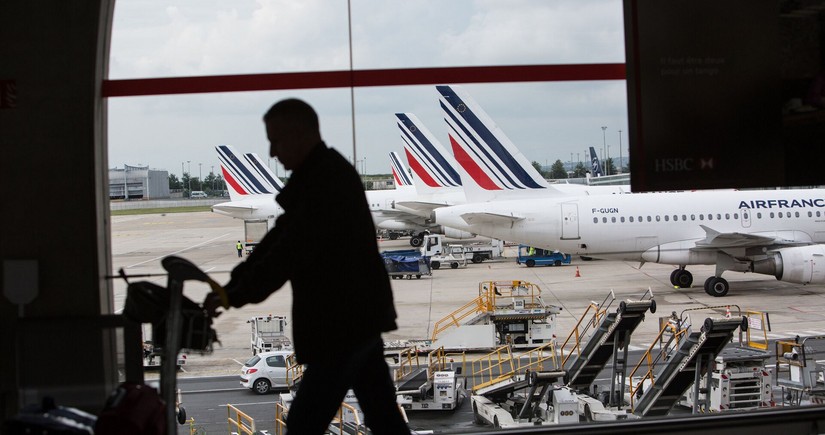 Сотрудники аэропортов Парижа проведут забастовку 21 мая