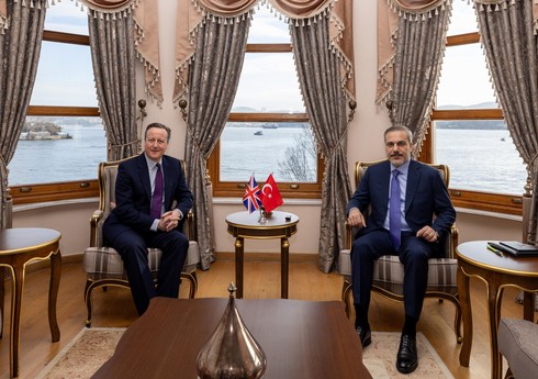 Главы МИД Турции и Великобритании обсудили ситуацию в Газе