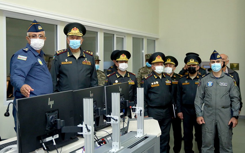 Начальник Генштаба Азербайджанской Армии посетил Центральный командный пункт ВВС