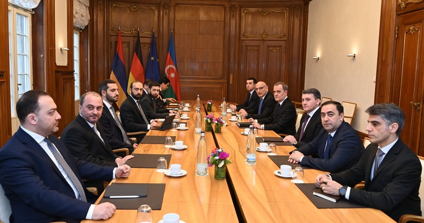 Azerbaijani, Armenian FMs meeting kicks off in Berlin