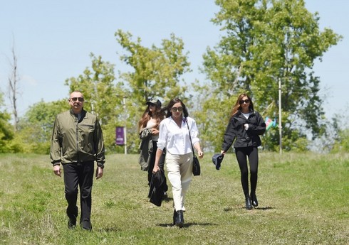 Ильхам Алиев осмотрел территорию перед дворцом ханской дочери Натаван в Шуше