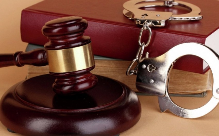 В Сумгайыте обвиняемый в обороте наркотических средств отпущен на свободу из зала суда