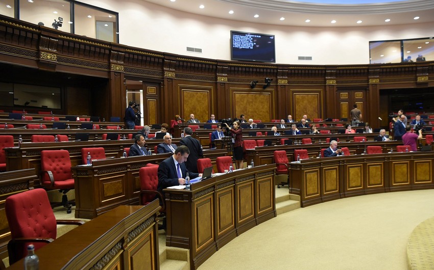 Erməni deputat: Hakim fraksiyada Paşinyanın istefasını istəyənlər çoxdur