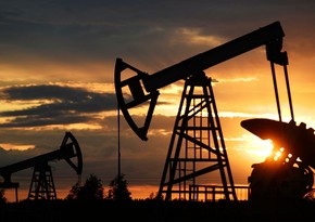 Цены на нефть умеренно снизились в начале пятничных торгов