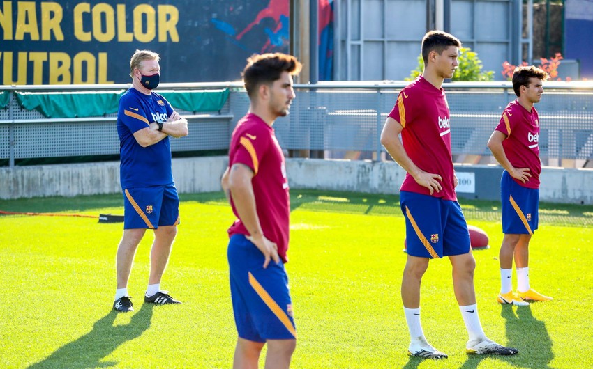 Новый тренер Барселоны отстранил Суареса и Видаля от тренировок