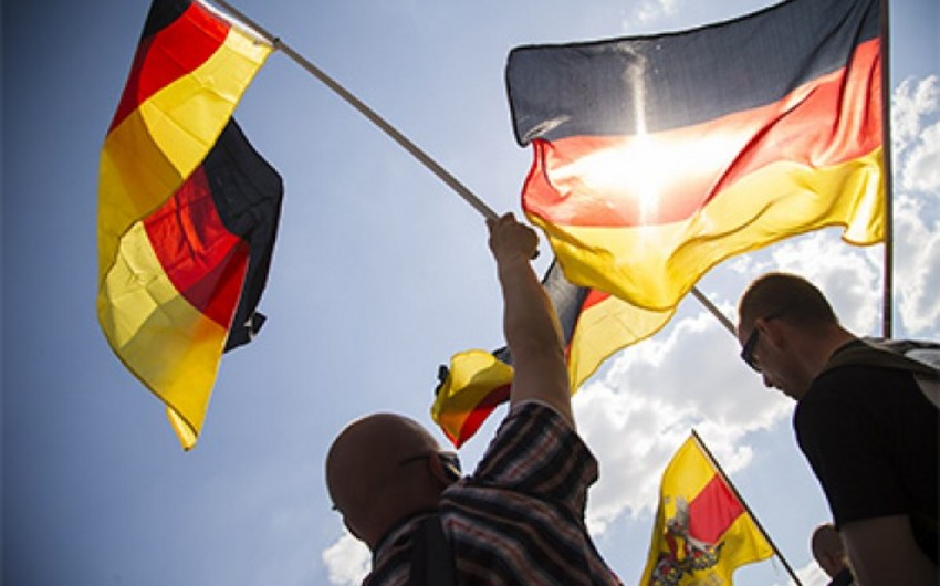 Власти Германии начали предоставлять турецким военным статус беженцев