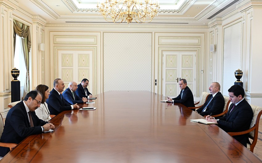 Президент Ильхам Алиев принял Мевлюта Чавушоглу