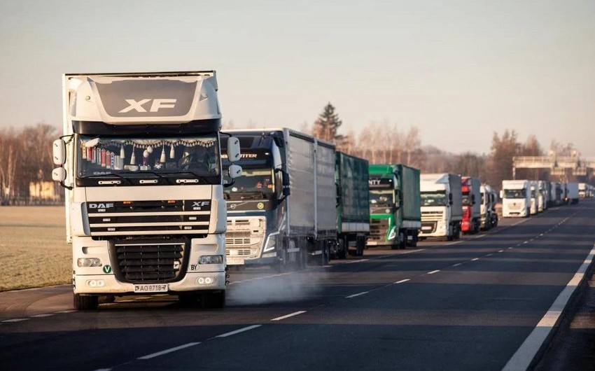 Poland to close borders for Russian, Belarusian trucks