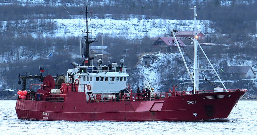 В Баренцевом море потеряло ход рыболовное судно с 12 членами экипажа на борту