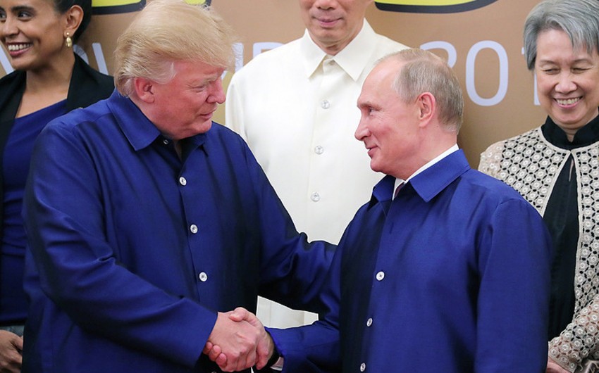 Donald Tramp Vladimir Putinlə APEC sammitinin ikinci günü salamlaşıb