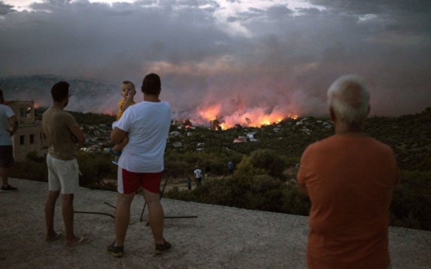 Еврокомиссия поможет Греции в тушении пожаров