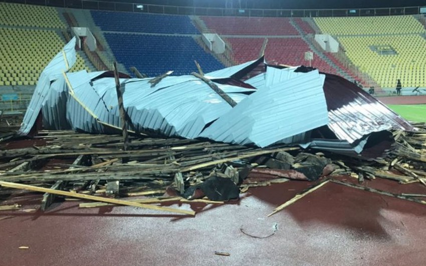 Во время футбольного матча в Казахстане обрушилась крыша стадиона