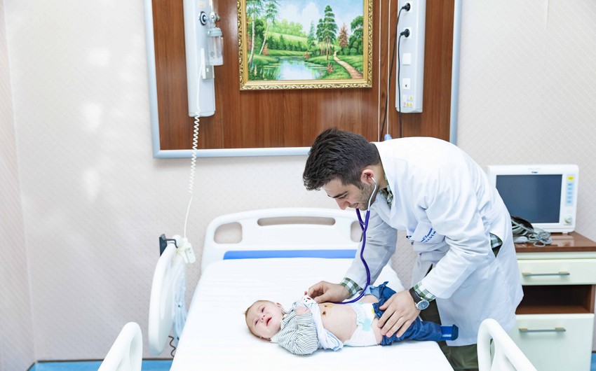В Азербайджане врачи провели операцию, остановив сердце младенца