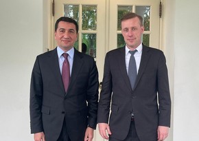 Azerbaijani presidential aide meets with US national security advisor