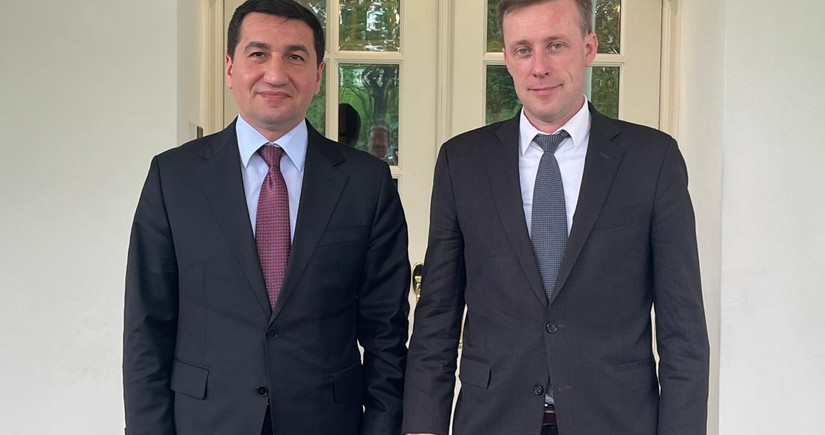 Azerbaijani presidential aide meets with US national security advisor