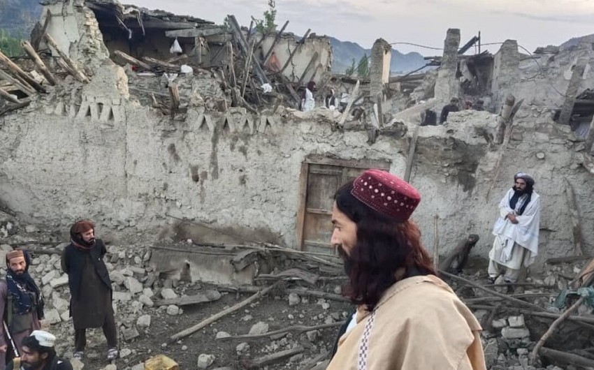 Afghanistan earthquake kills at least 920 
