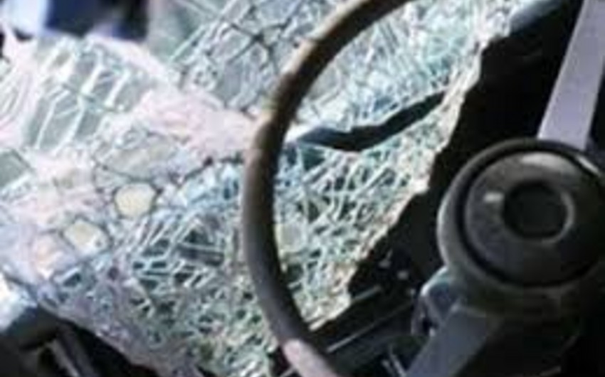 ​Sumqayıtda avtomobil aşıb, sərnişin hadisə yerində ölüb