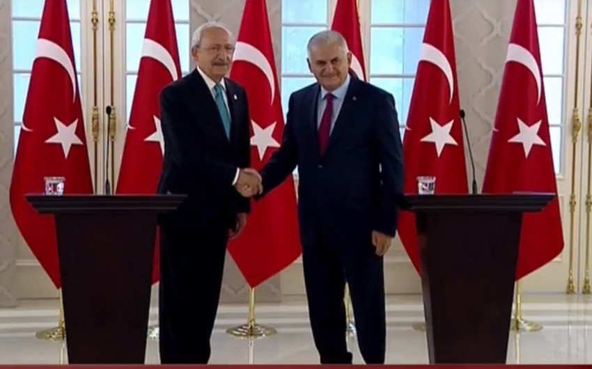 Türkiyə baş naziri CHP lideri ilə görüşüb