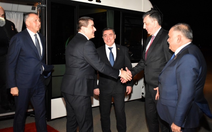 Chairman of Georgian Parliament arrives in Azerbaijan for official visit