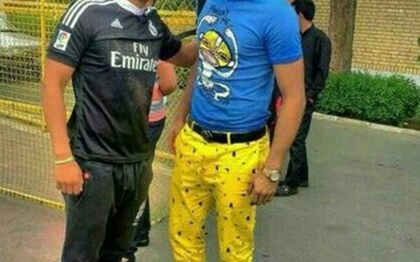 ​Иранский футболист дисквалифицирован на полгода за фото в желтых брюках