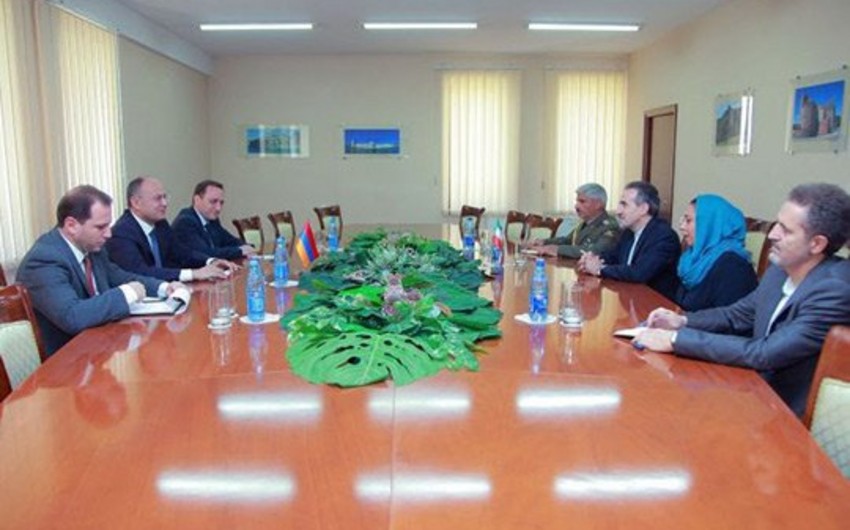​Министр обороны Армении и посол Ирана обсудили нагорно-карабахский конфликт