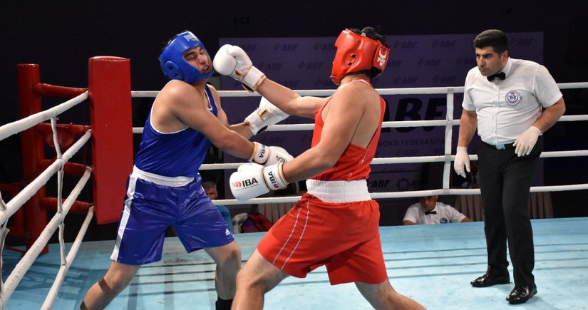 Два азербайджанских боксера вышли в финал турнира в Венгрии