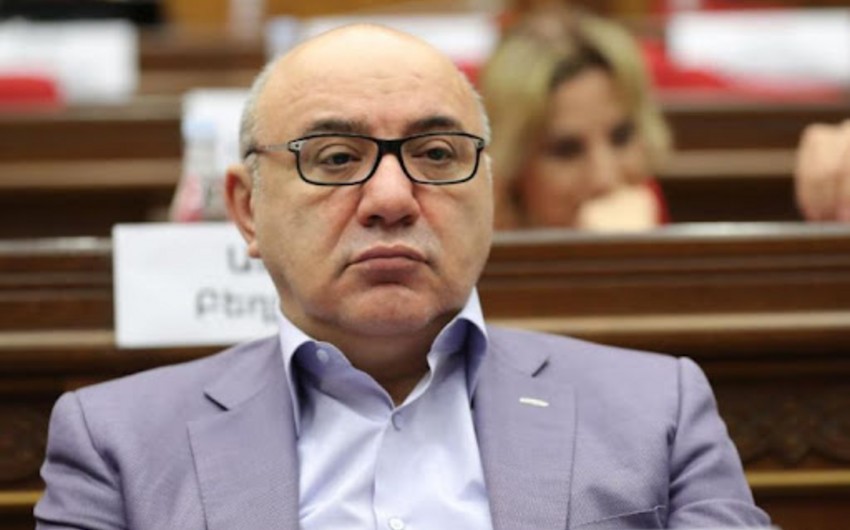 Ermənistanda hakim partiyadan olan deputat mandatından imtina edəcək