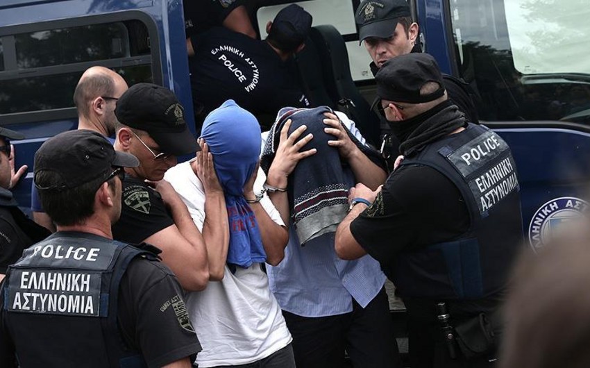 Greek court sentences eight Turkish coup plotters to two months in prison - VIDEO