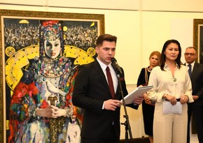 В Центре Гейдара Алиева прошла выставка художников из тюркских стран Томрис