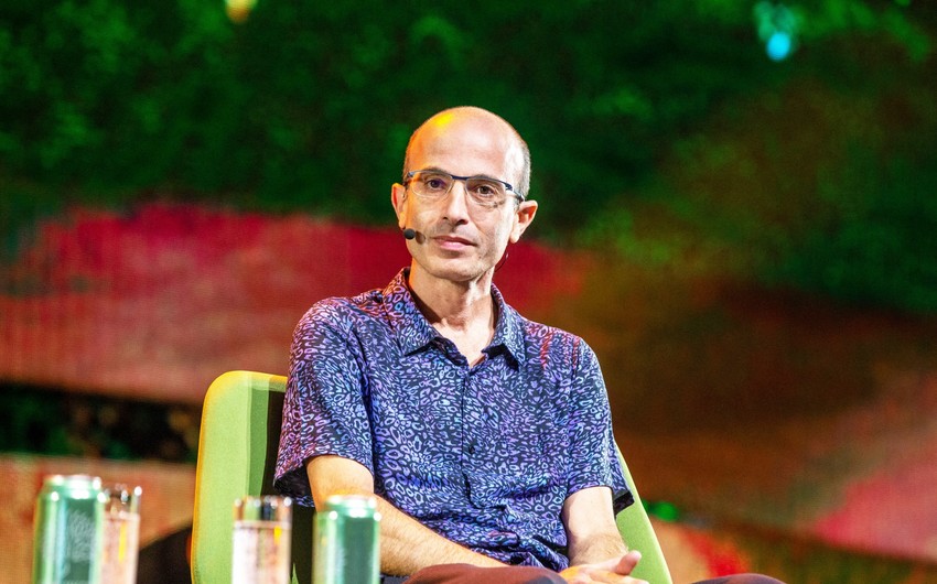 Yuval Harari: AI to help better explore space