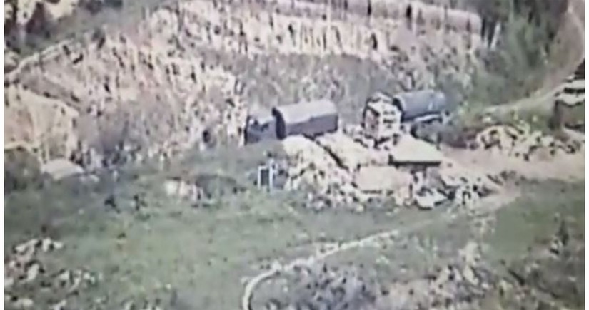 Rusiya sülhməramlıları ermənilərin hərbi daşımalarını müşayiət edir - VİDEO