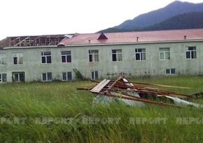 В Загатале сильный ветер снес крышу школы